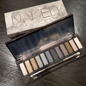 Urban Decay Naked Smoky Palette